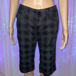 YMI Plaid Stretch Bermuda Shorts Size 9 Like New